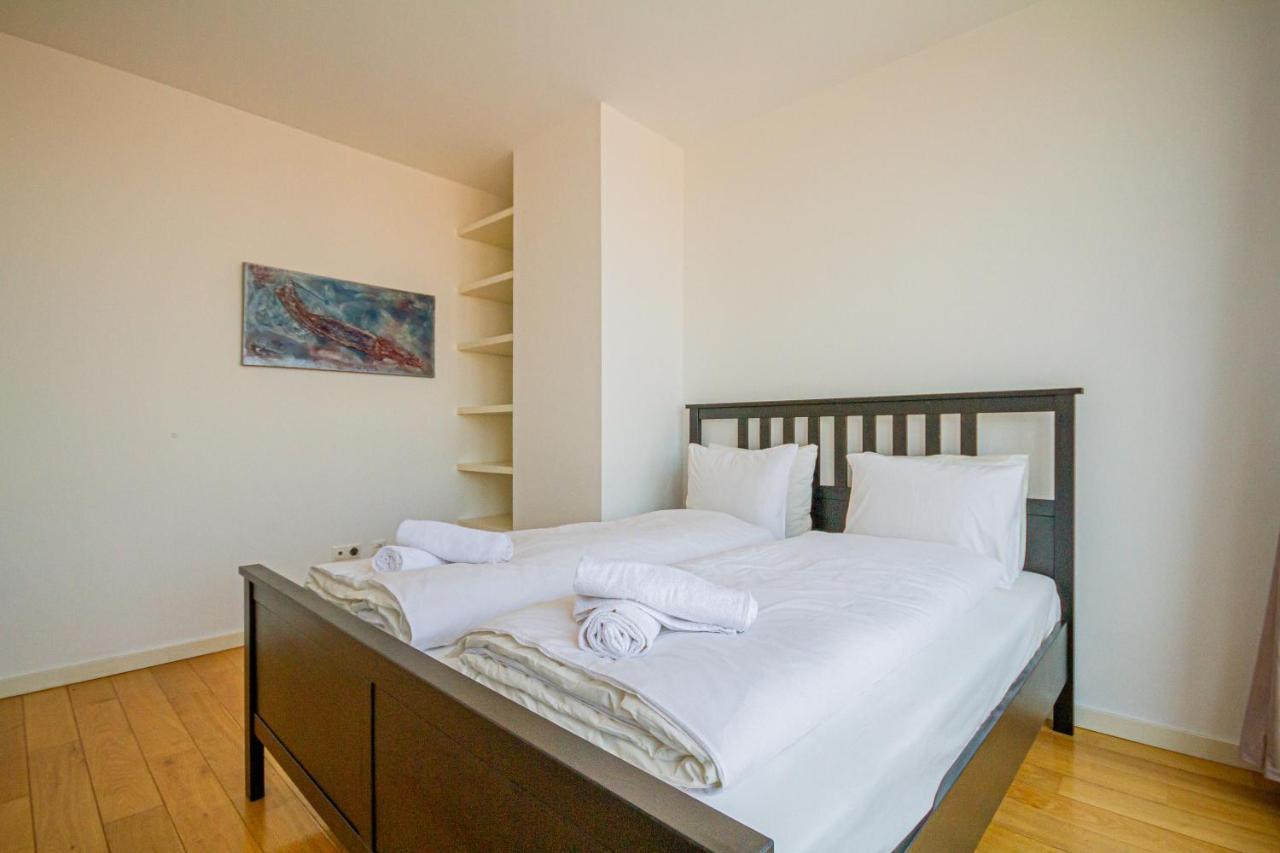 Apartment Luxury With Balcony In Downtown