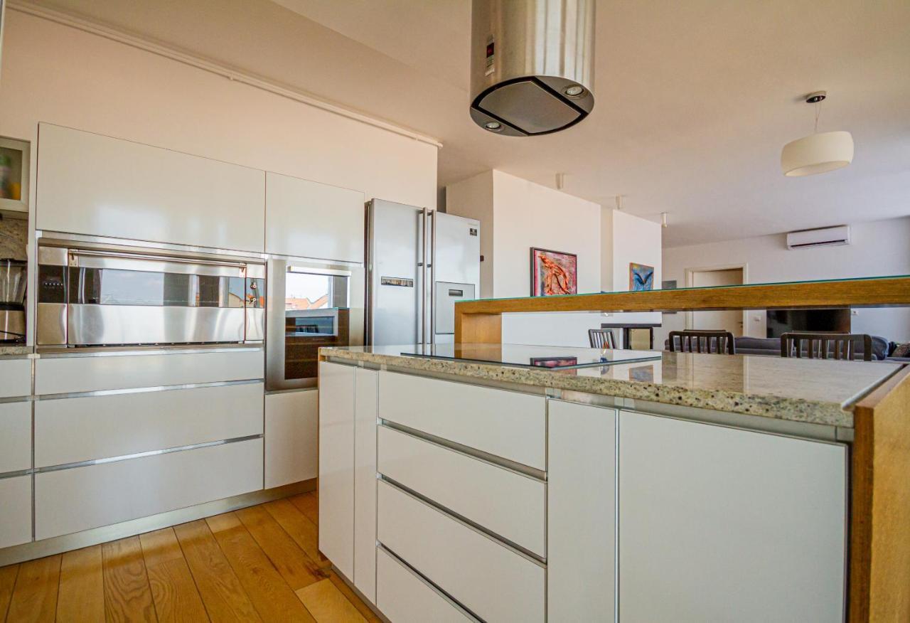 Apartment Luxury With Balcony In Downtown Budapest