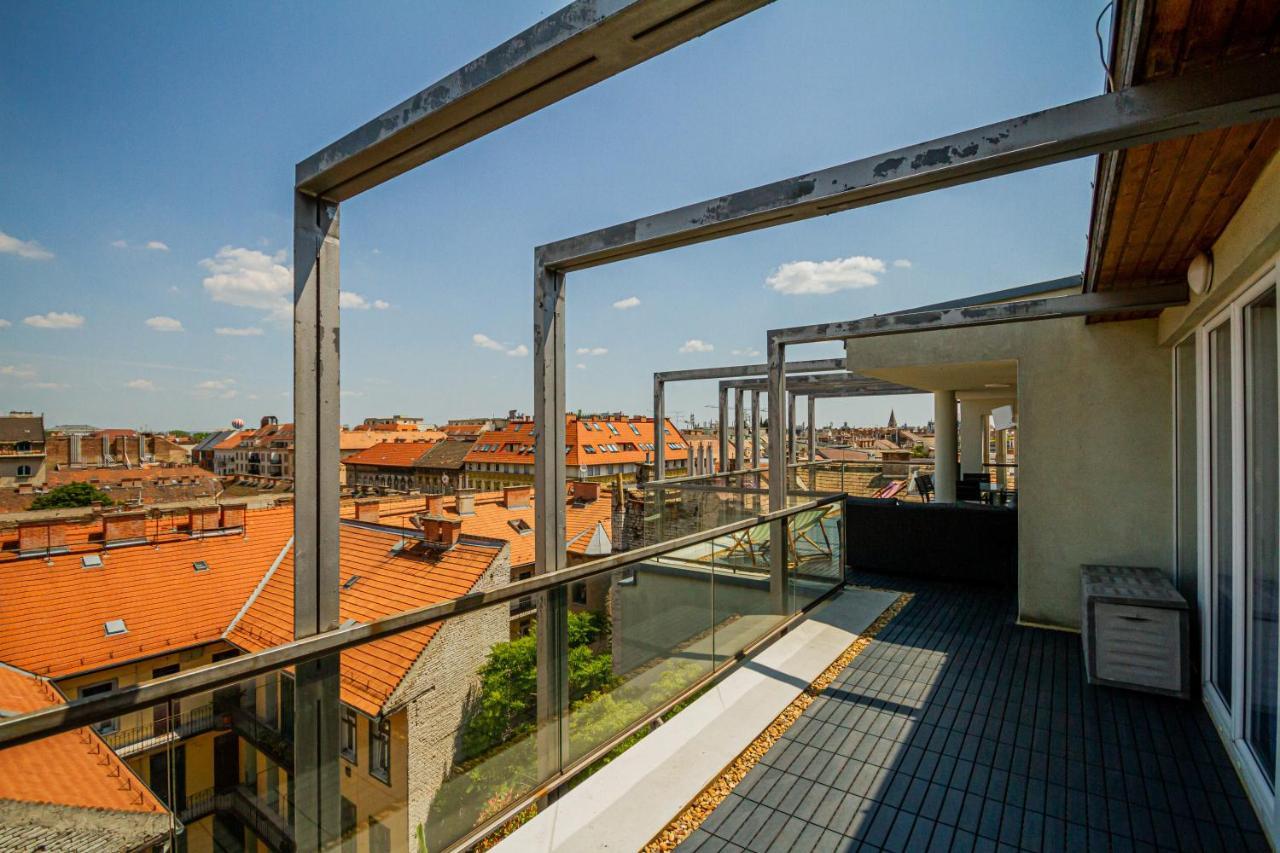 Apartment Luxury With Balcony In Downtown *