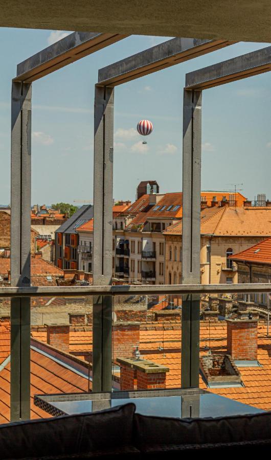 Apartment Luxury With Balcony In Downtown Budapest