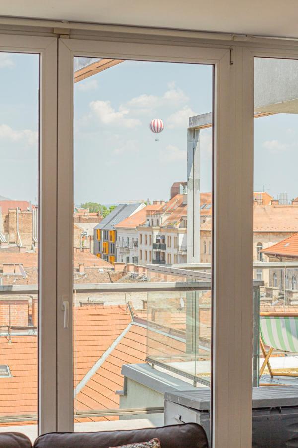 Apartment Luxury With Balcony In Downtown *