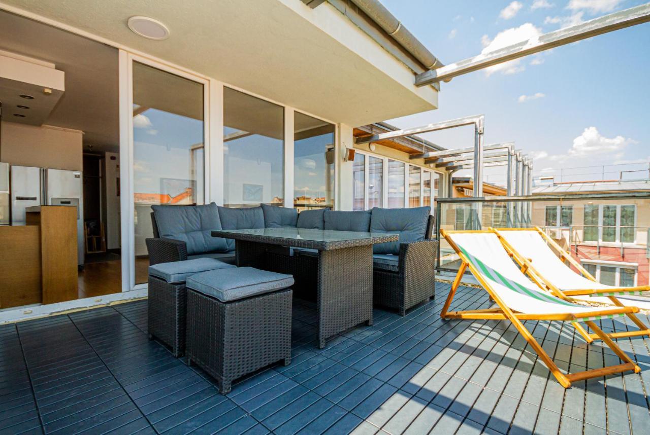 Apartment Luxury With Balcony In Downtown *